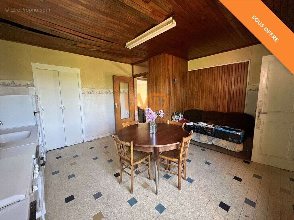Maison en pierre à rénover avec caves à Mercuer - photo 8
