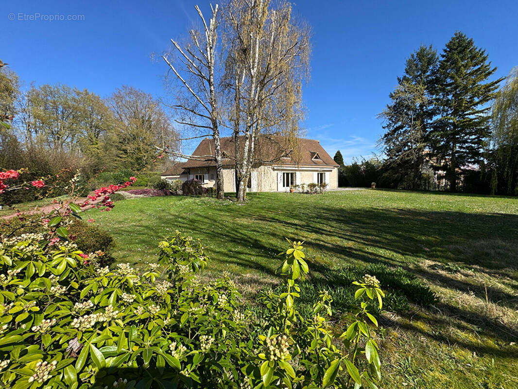 Maison à AUTOUILLET