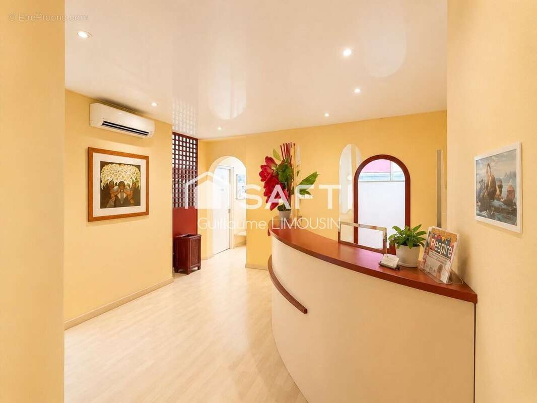 Commerce 94 m² à La Seyne-Sur-Mer  - photo 2