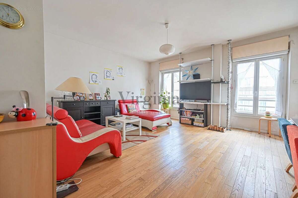 Appartement à CHARENTON-LE-PONT