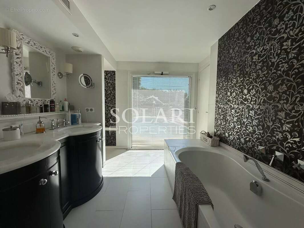 Maison à MANDELIEU-LA-NAPOULE