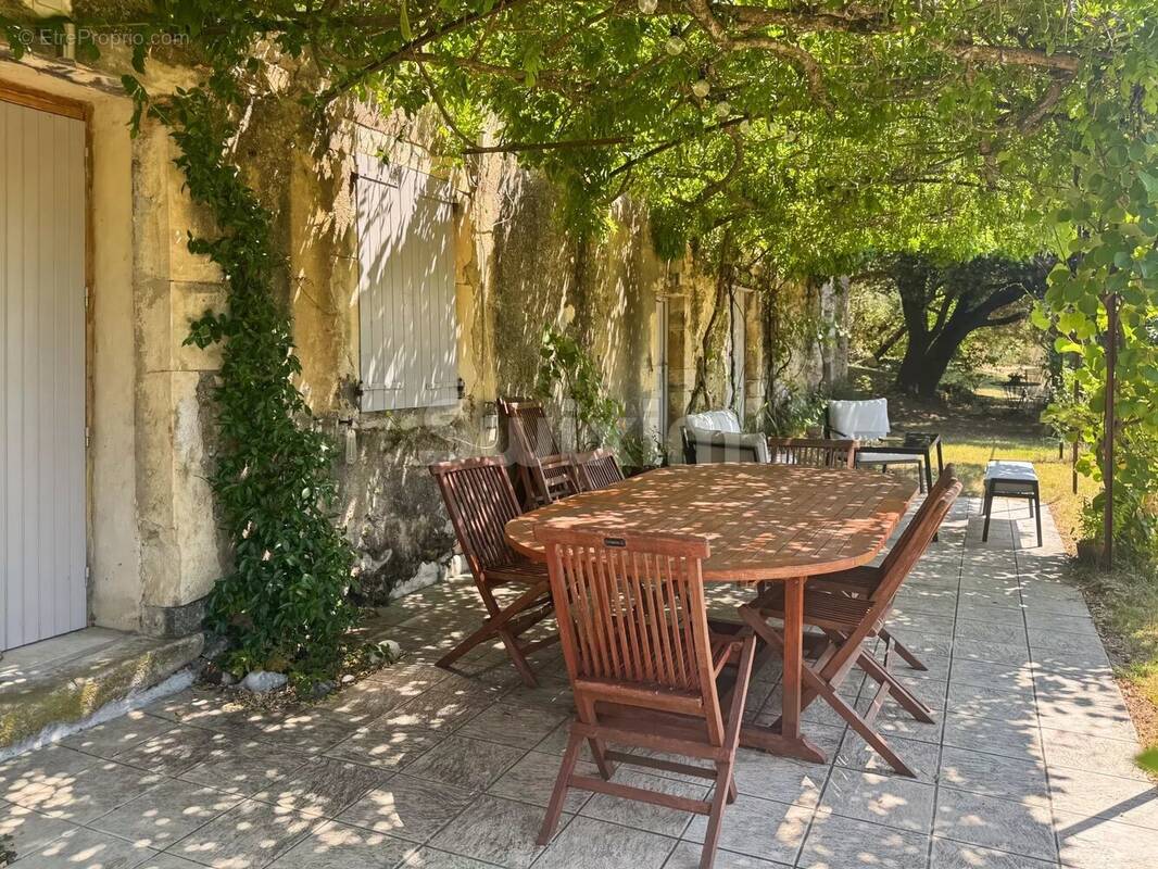 Maison à LE POET-LAVAL