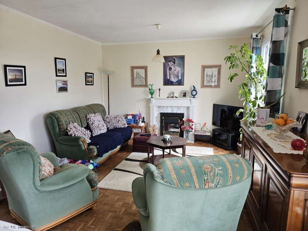 Maison à AUNAC