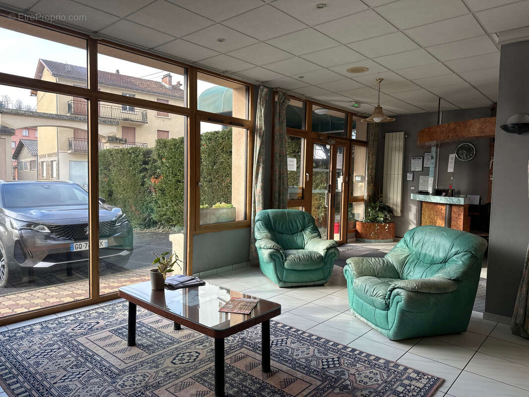 Commerce à DECAZEVILLE