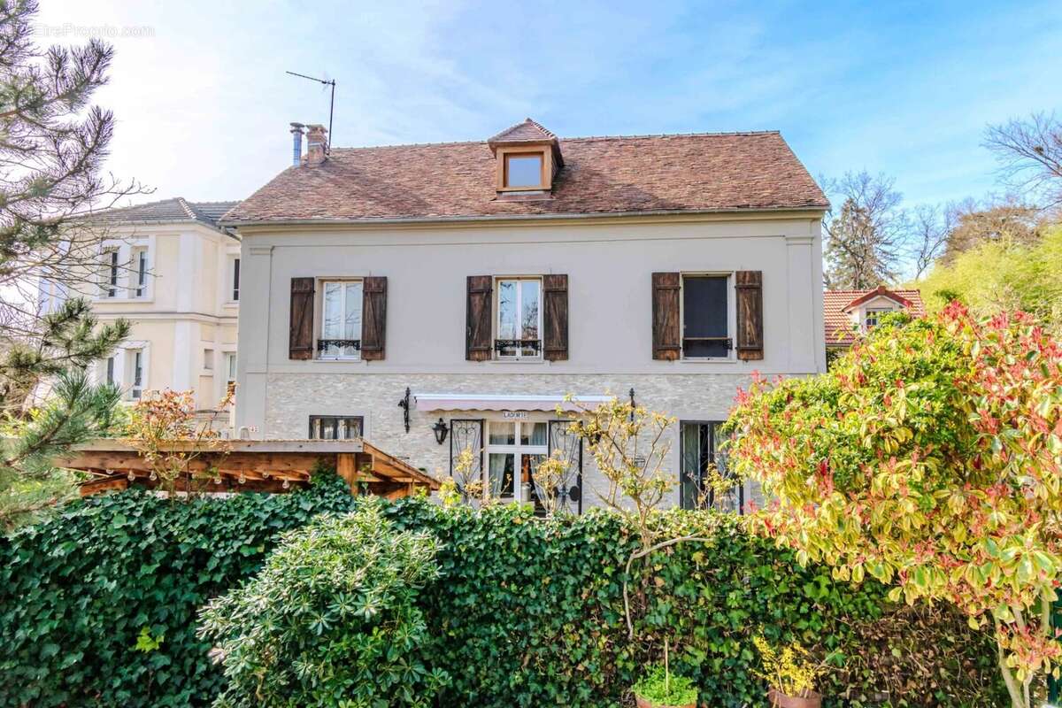 Maison à MONTMORENCY