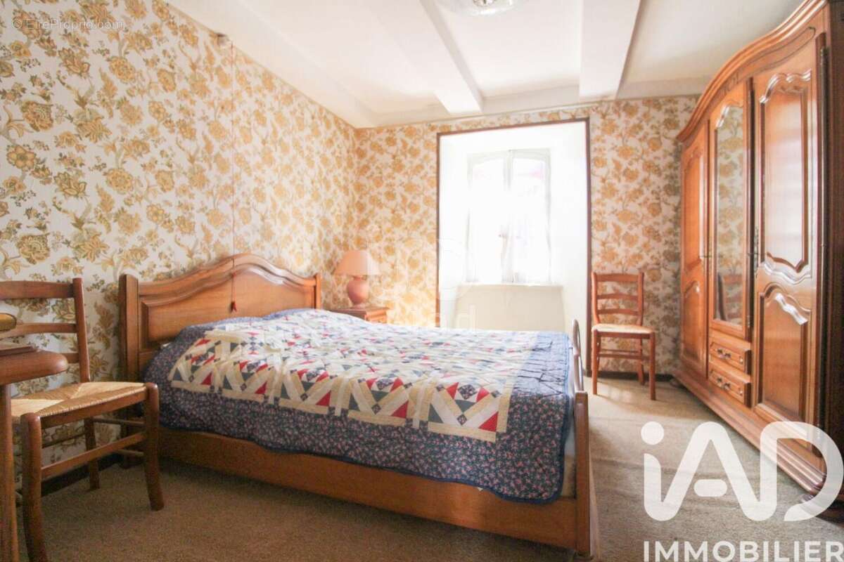 Maison 160 m² à Saint-Izaire  - photo 8