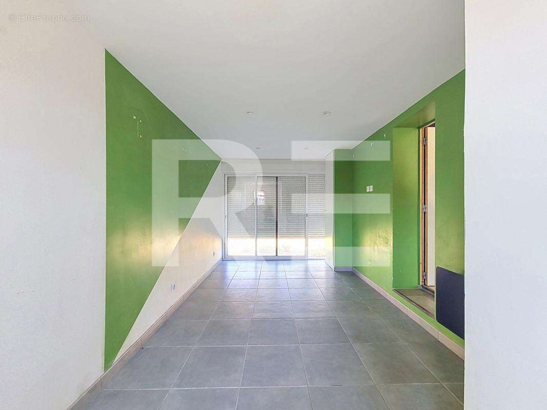 Maison individuelle de 4 chambres avec piscine sur St Chaptes - photo 8