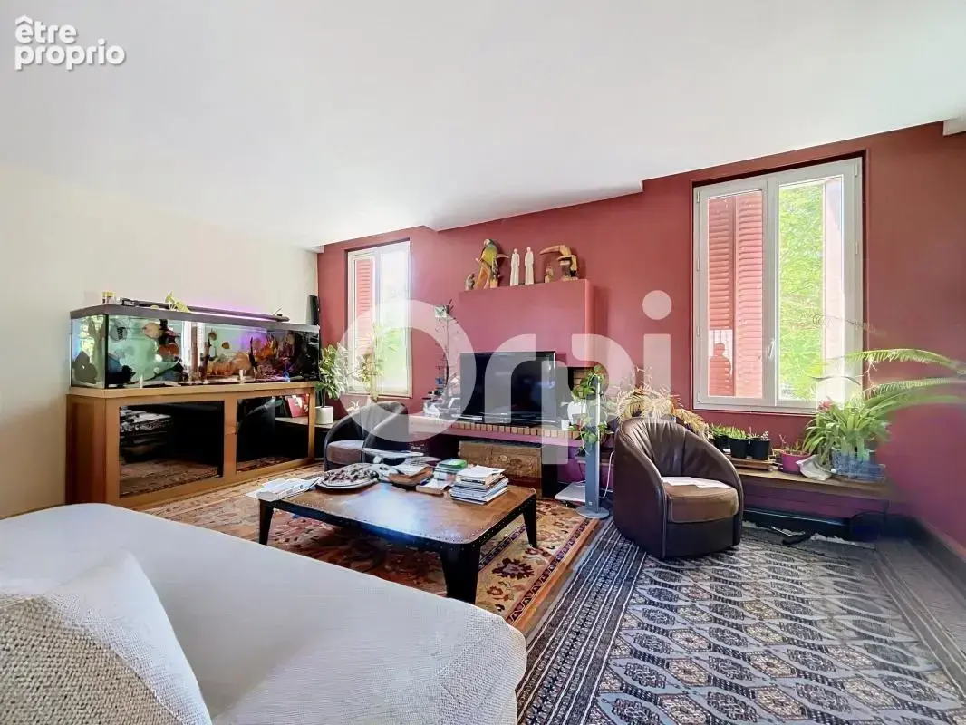 Demeure de caractère en pierre (179 m²) – Charme, volumes & potentiel mixte - photo 5