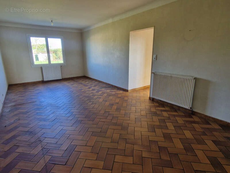 Maison à LES NOUILLERS