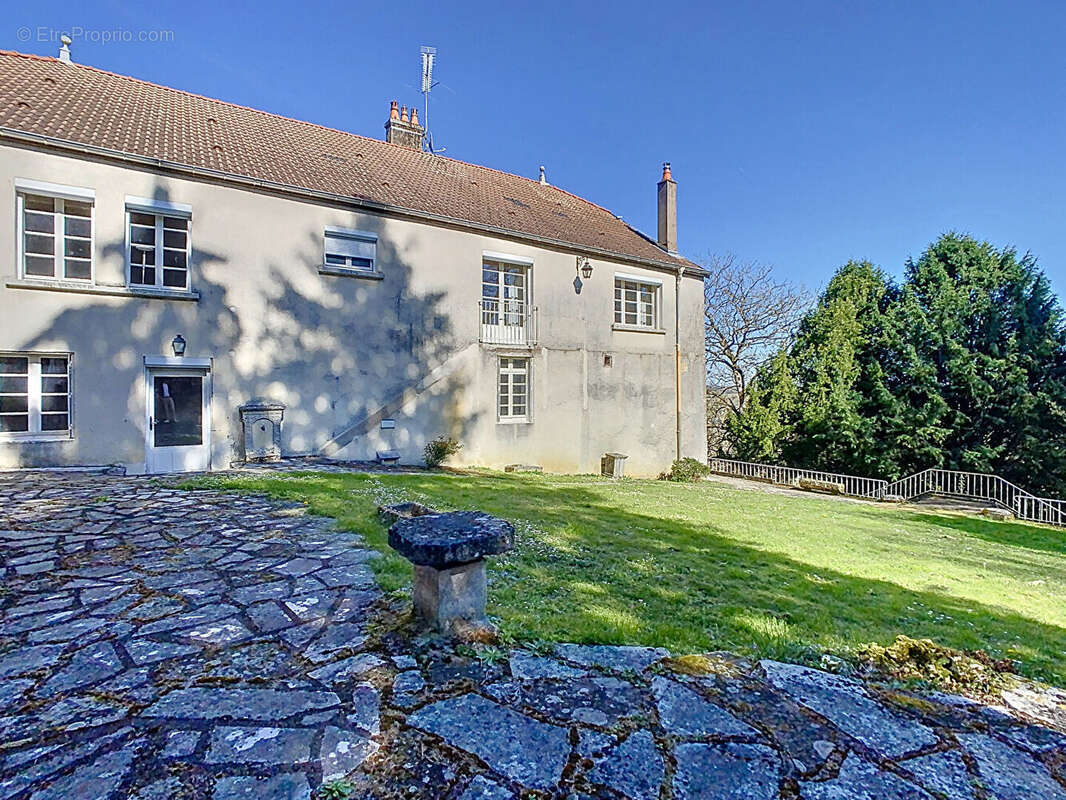 Maison Montigny-le-Roi 10 pièce(s) 355,64 m2 - photo 18