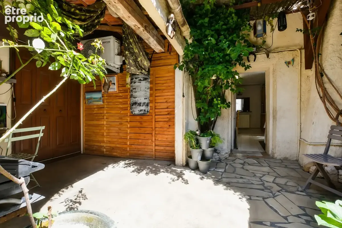 Maison à NISSAN-LEZ-ENSERUNE