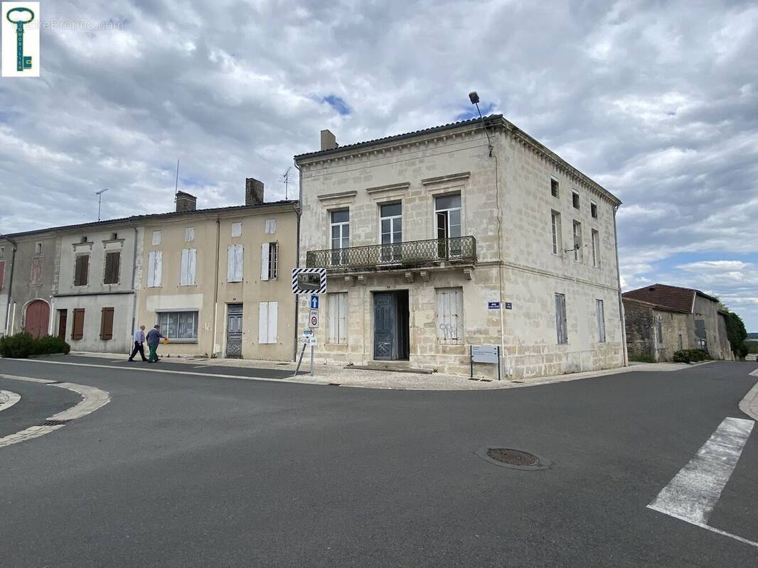 Appartement à MONTLIEU-LA-GARDE