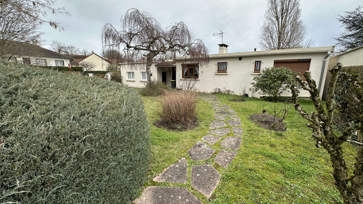 Maison à SAINT-GERMAIN-LES-ARPAJON