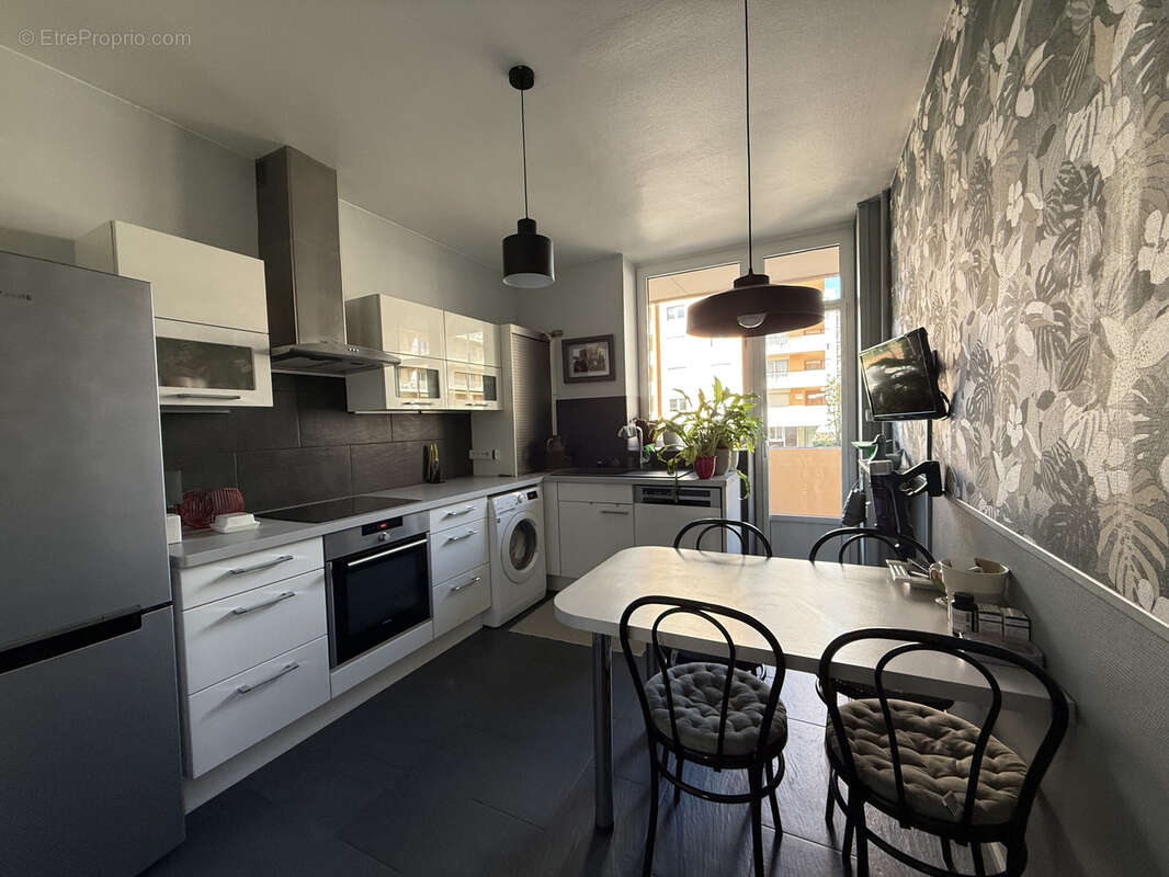 Appartement à SAINT-ETIENNE