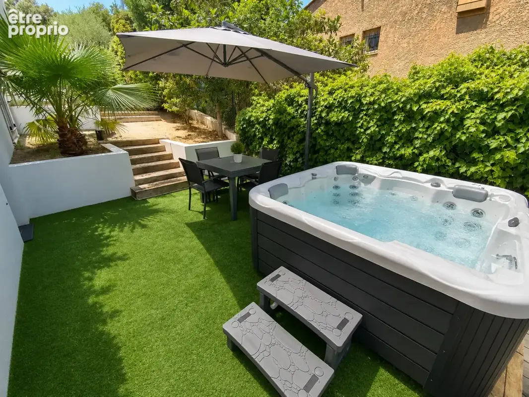 Maison à vendre 5 pièces FREJUS (83), piscine, jacuzzi, terrasses, jardin, garage - photo 15