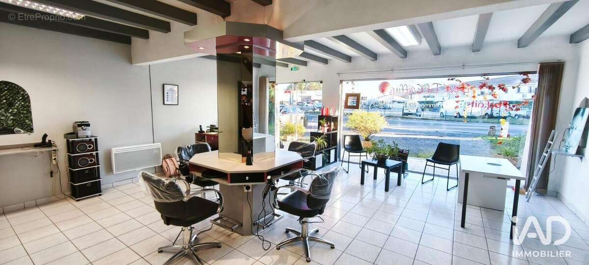 Photo 3 - Commerce à PARENTIS-EN-BORN