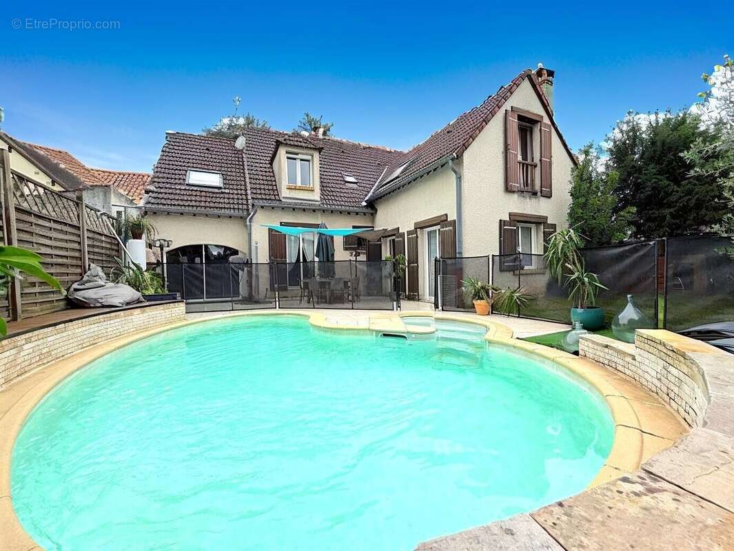 Maison à RIS-ORANGIS