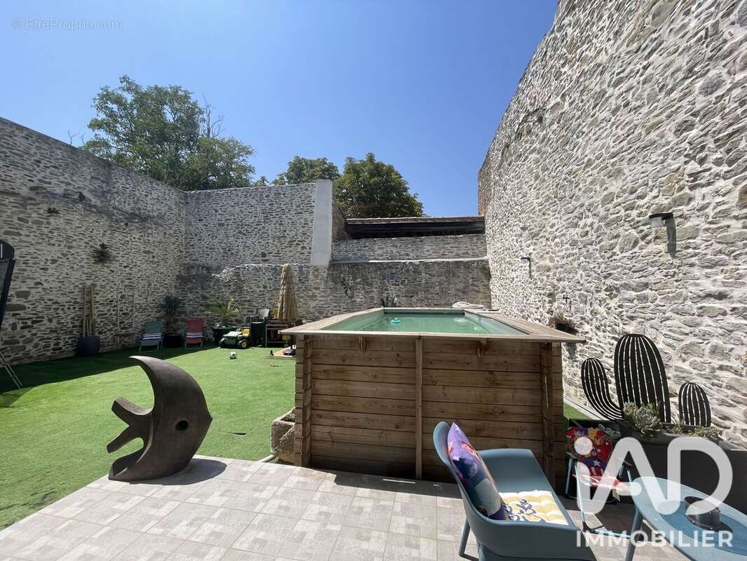 Maison 181 m² à Trausse  - photo 2