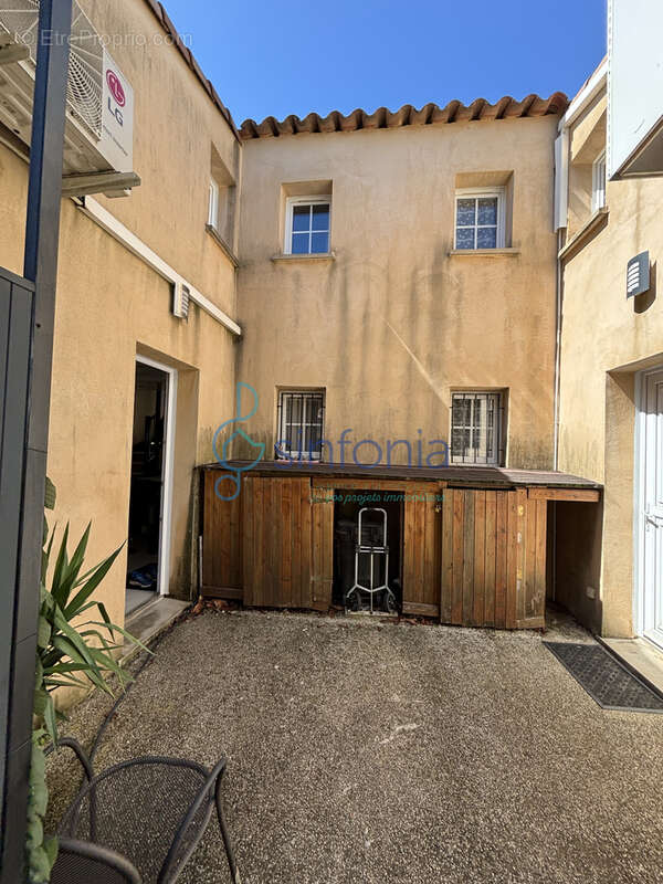 Maison à GALLARGUES-LE-MONTUEUX