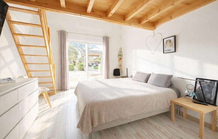 Maison à AMBARES-ET-LAGRAVE