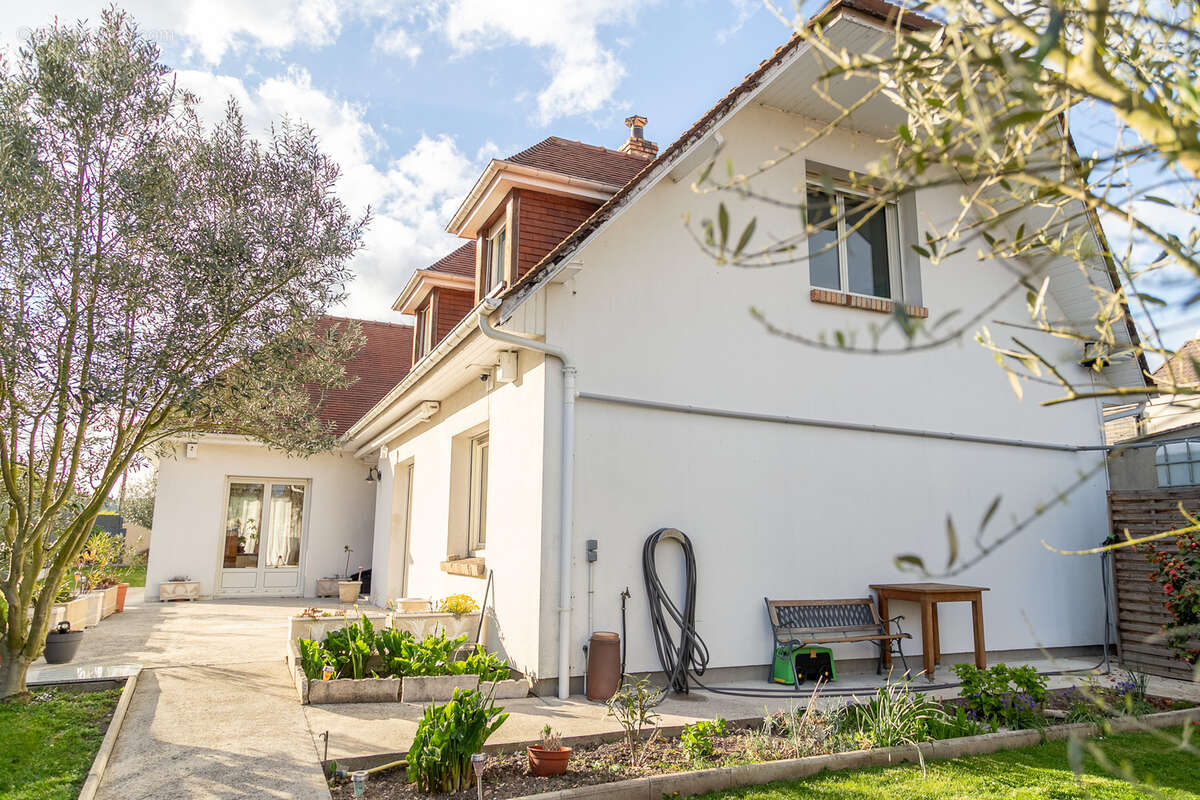 Maison à OISSEL