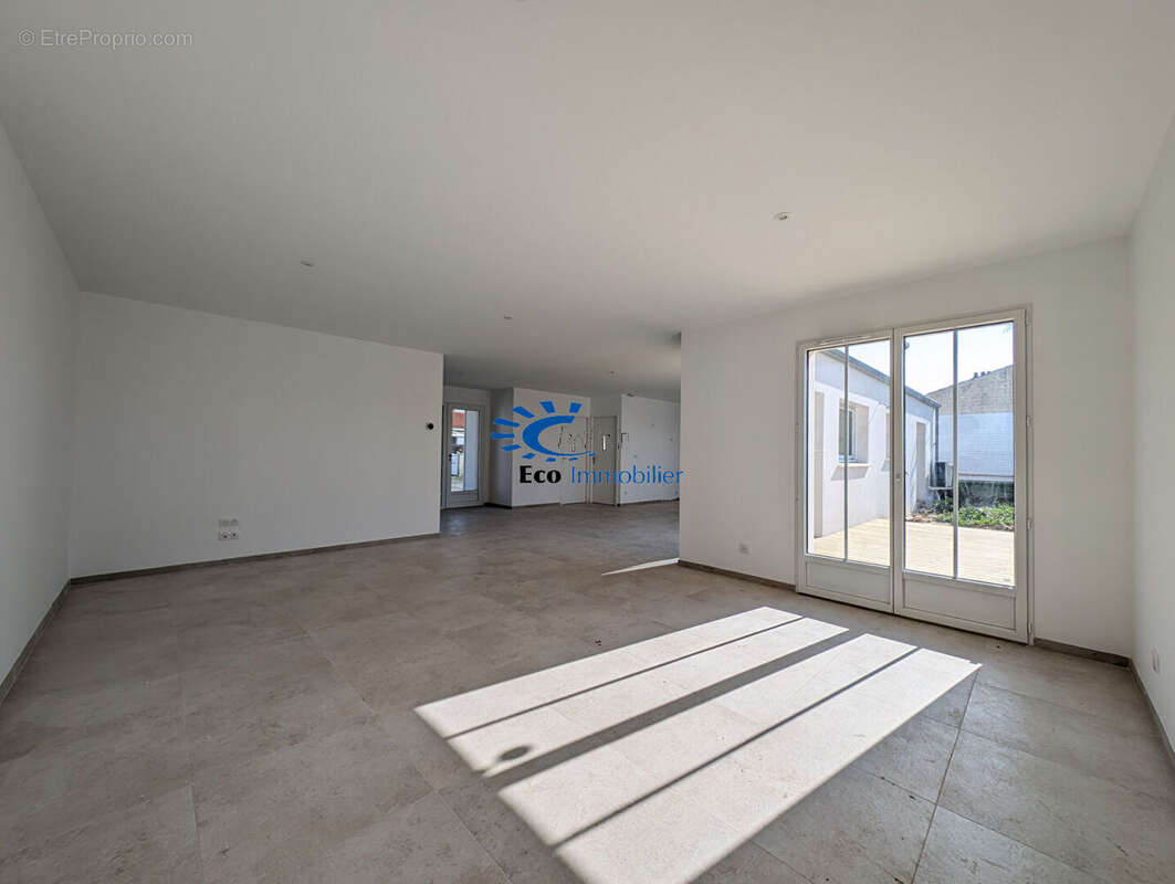 Maison à SAINT-XANDRE