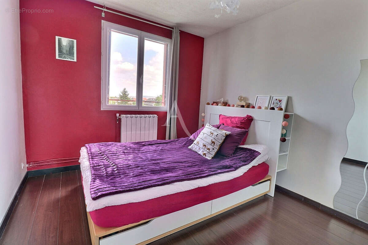 Appartement à LE MESNIL-LE-ROI