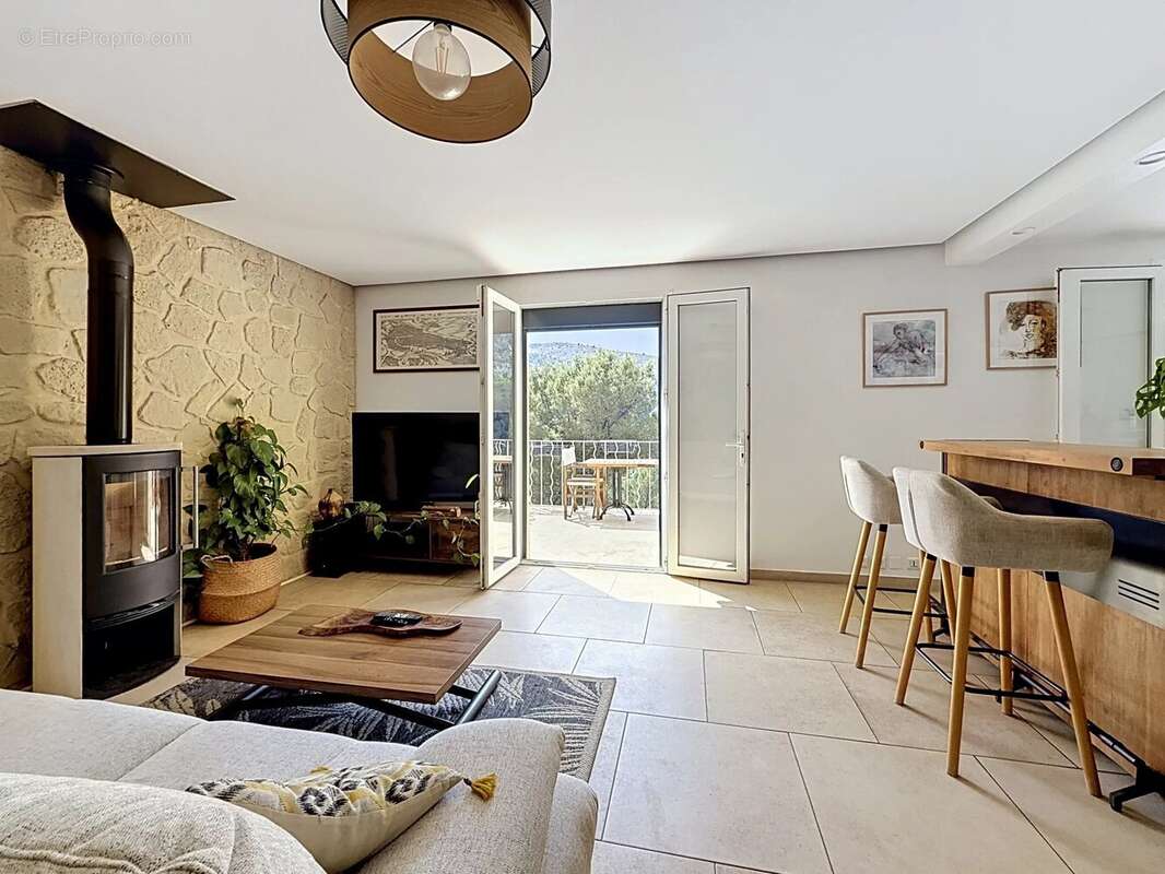 Maison à TOURRETTE-LEVENS