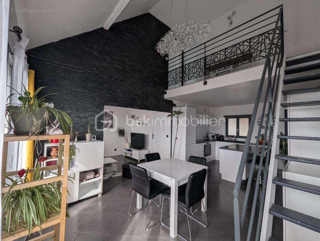 Appartement à OZOIR-LA-FERRIERE