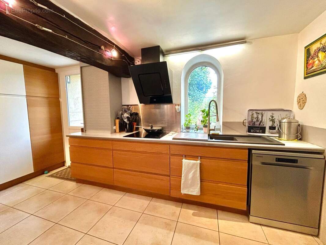 Maison 391 m² à Beausemblant  - photo 8
