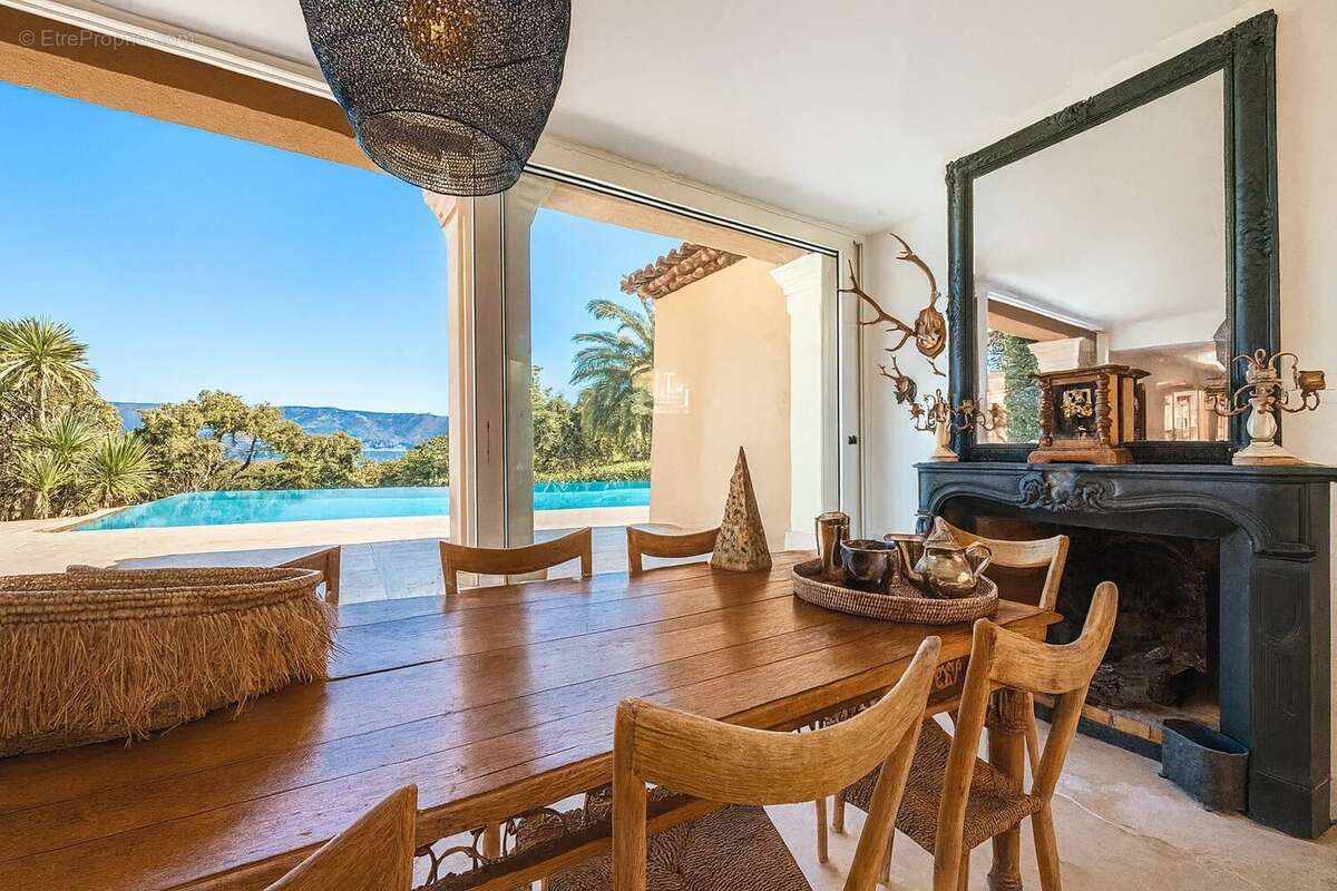 Maison à BORMES-LES-MIMOSAS