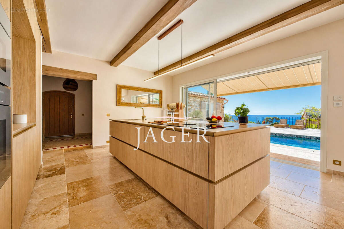 Maison 240 m² à Sainte-Maxime  - photo 5