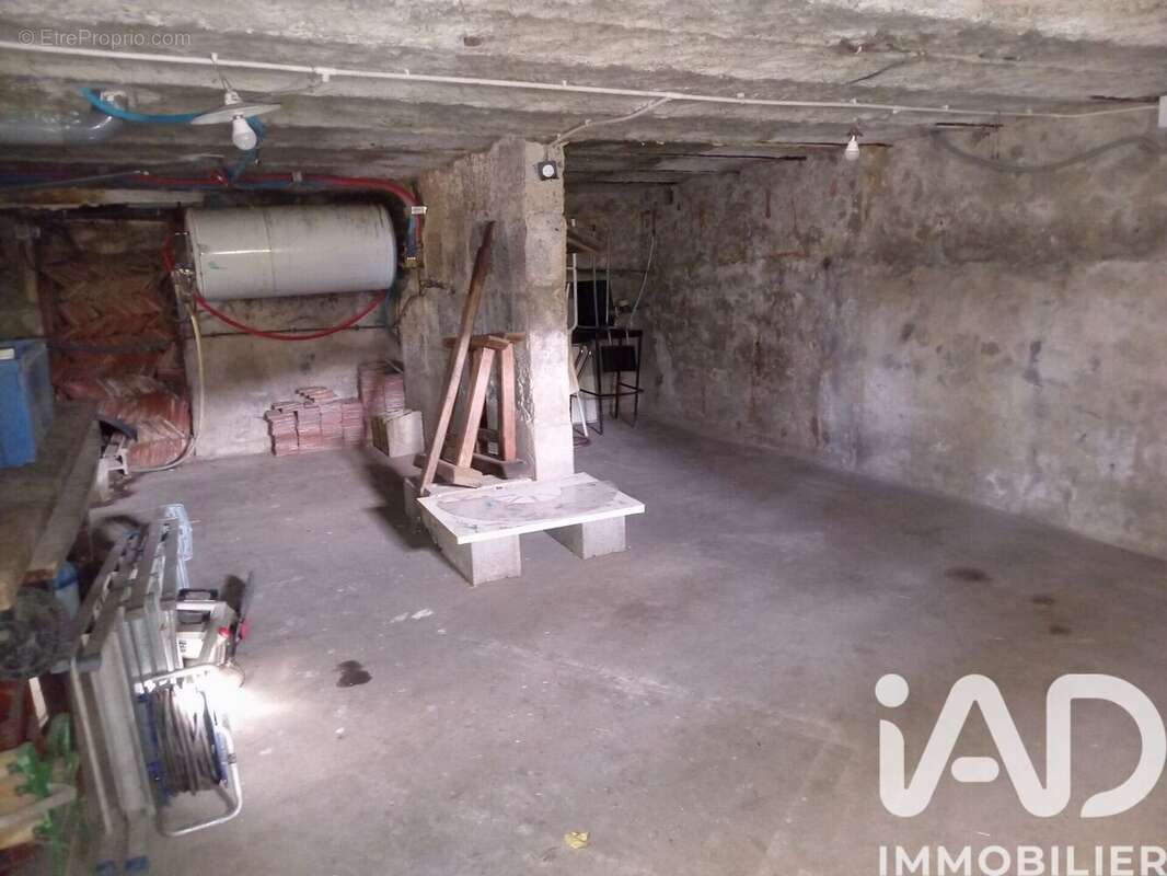 Photo 2 - Maison à GENELARD