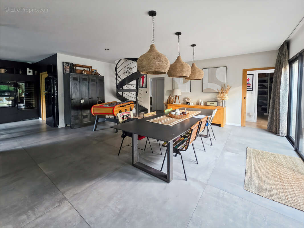 Villa contemporaine avec 5 chambres et piscine. - photo 17