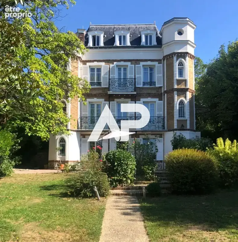 Photo Maison à Montmorency au prix de 1 385 000€
