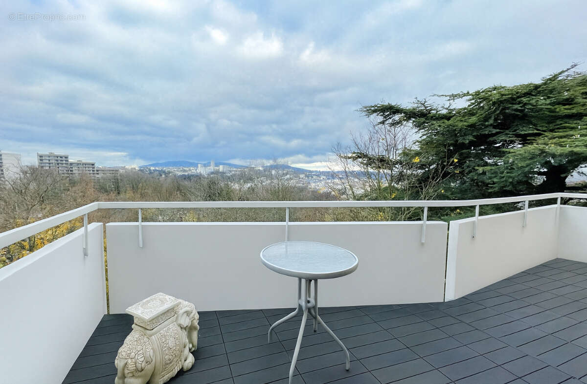 Appartement à TASSIN-LA-DEMI-LUNE