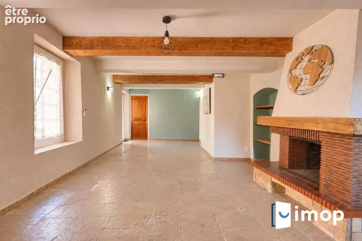 Maison de ville avec extérieur - photo 2