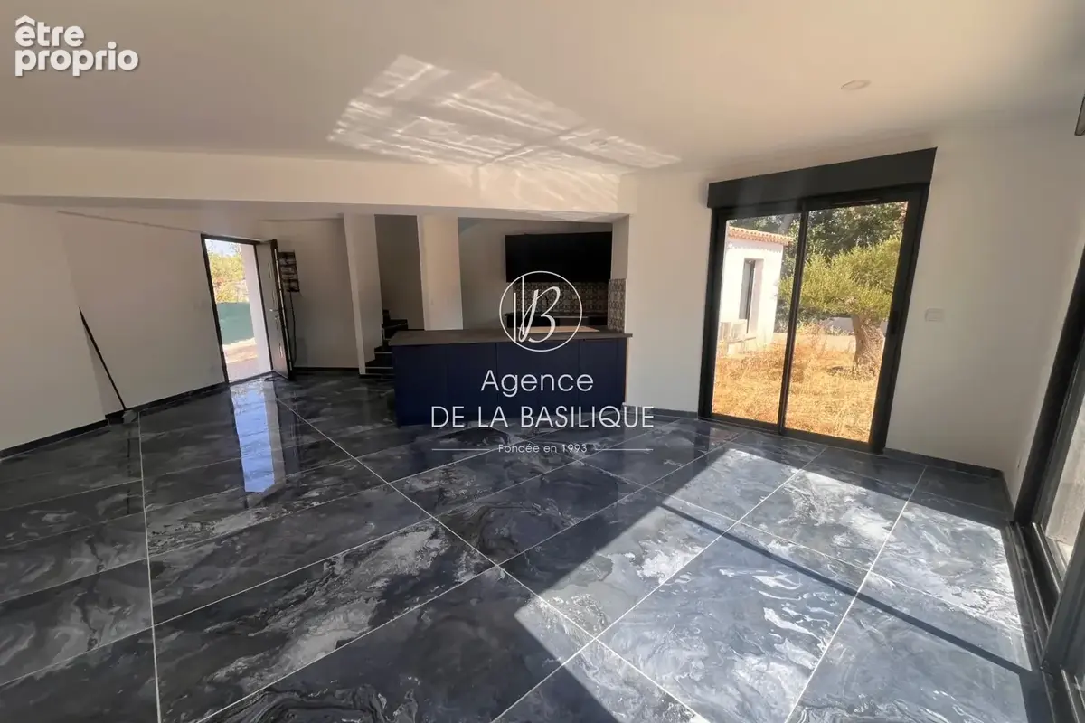Maison 91 m² à Saint-Maximin-La-Sainte-Baume  - photo 5