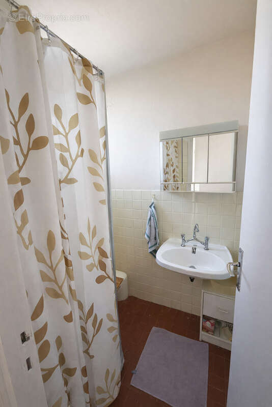 Appartement à SAINT-CYR-SUR-MER