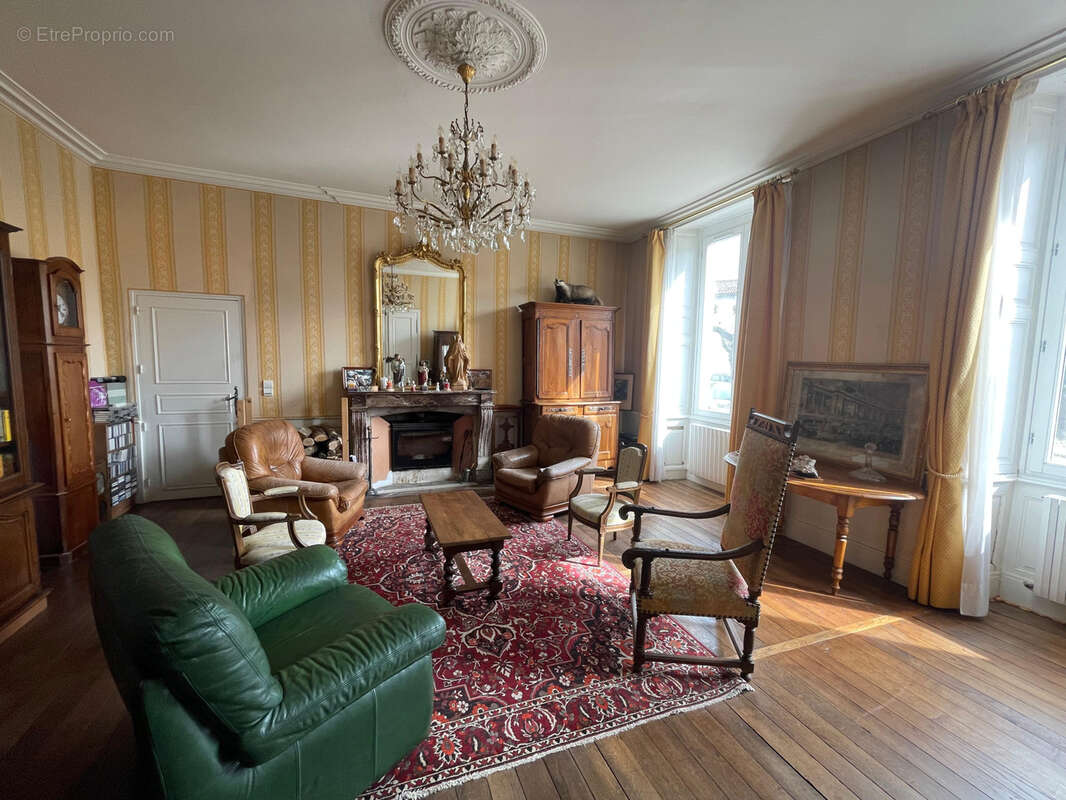 Maison à CEAUX-EN-COUHE
