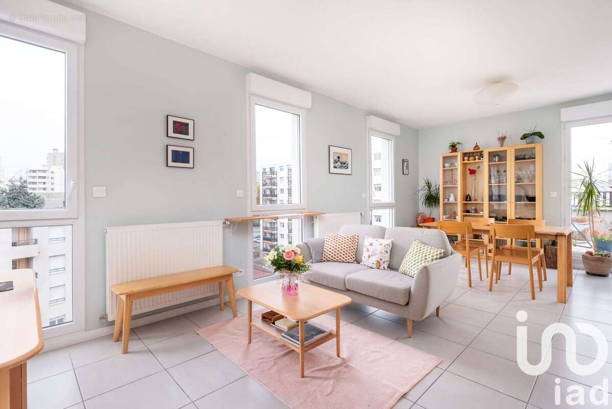 Photo 8 - Appartement à VILLEURBANNE