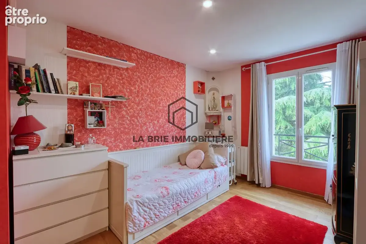 Maison 8 pièces 192 m² à vendre à Chevry-Cossigny (77173) - photo 3