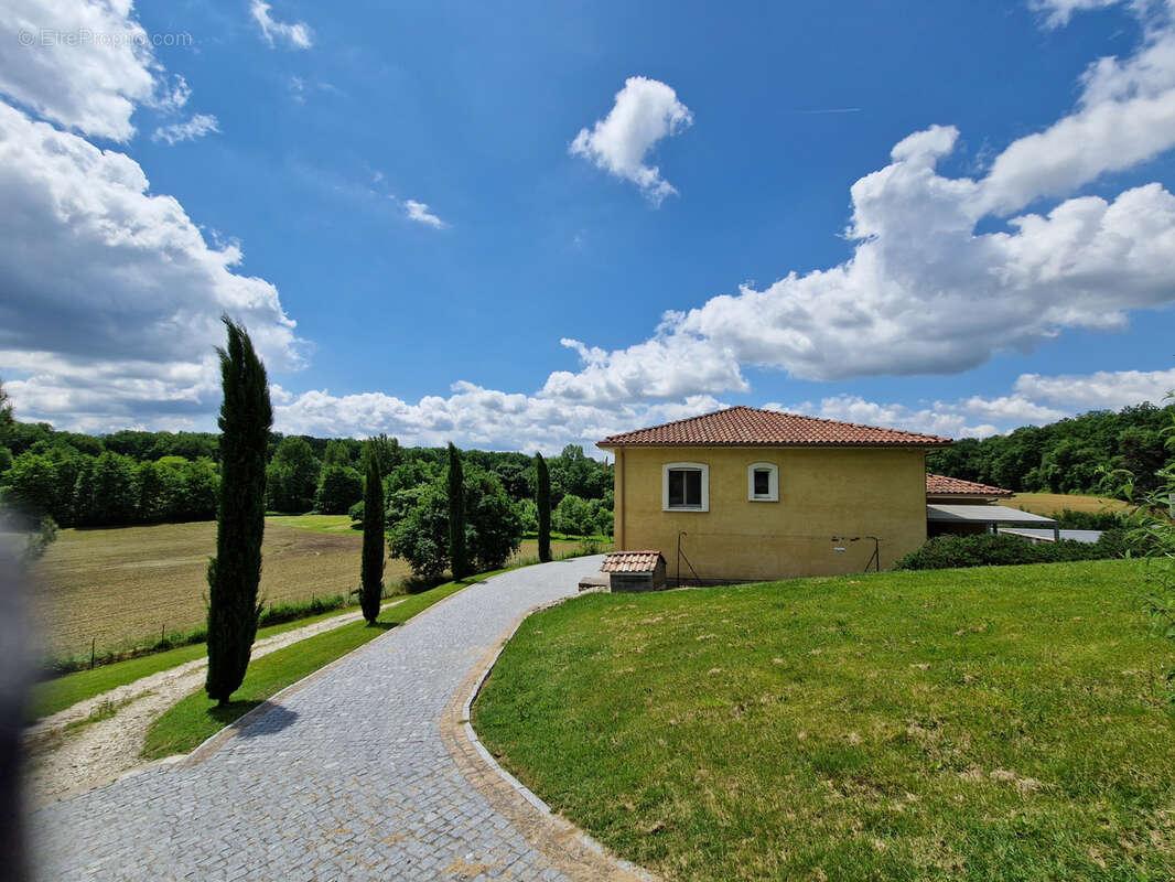 Maison contemporaine avec vue panoramique et piscine   Secteur Monflanquin / Villeneuve-sur-Lot - photo 2