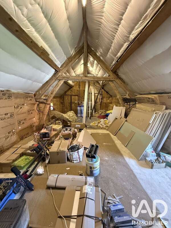 Maison 118 m² à Montceaux-Les-Provins  - photo 9