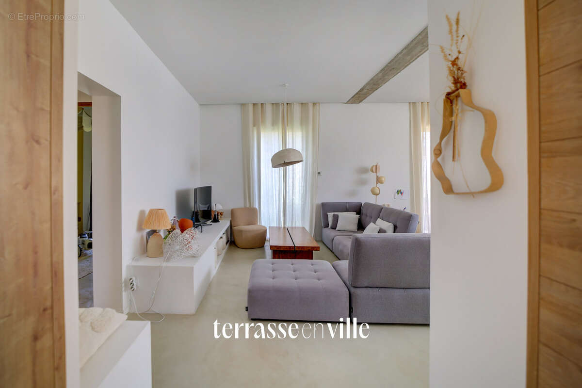La ciotat - maison d'architecte  - t4 - 100 m2 - lumineuse - parcelle - 430m2  - 775 000 € - photo 13