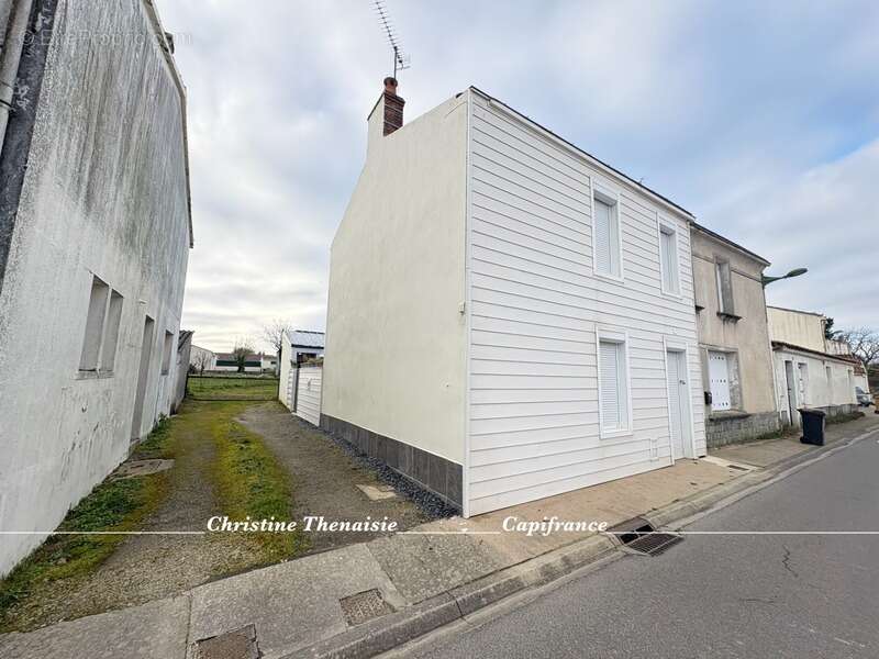 Maison à SAINT-JULIEN-DES-LANDES