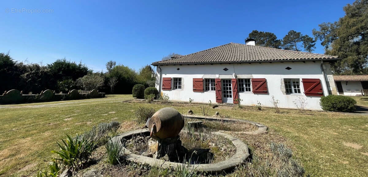 Maison à SAINT-GEOURS-DE-MAREMNE
