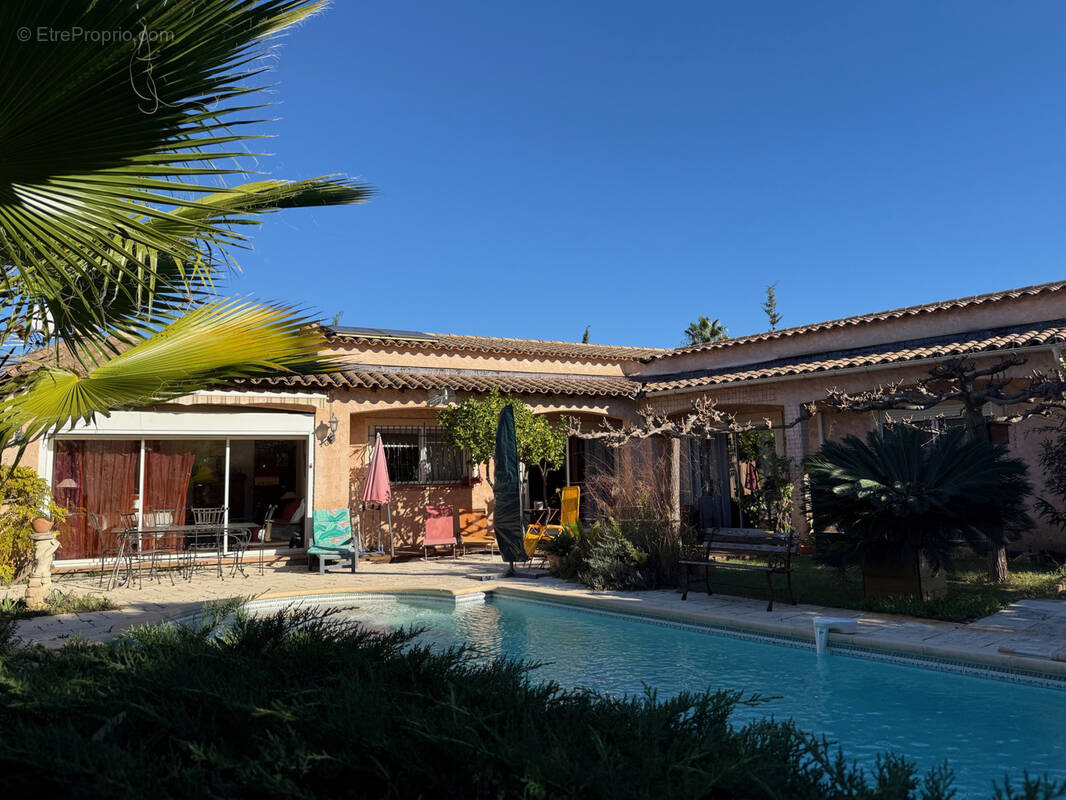 Maison à LA CRAU