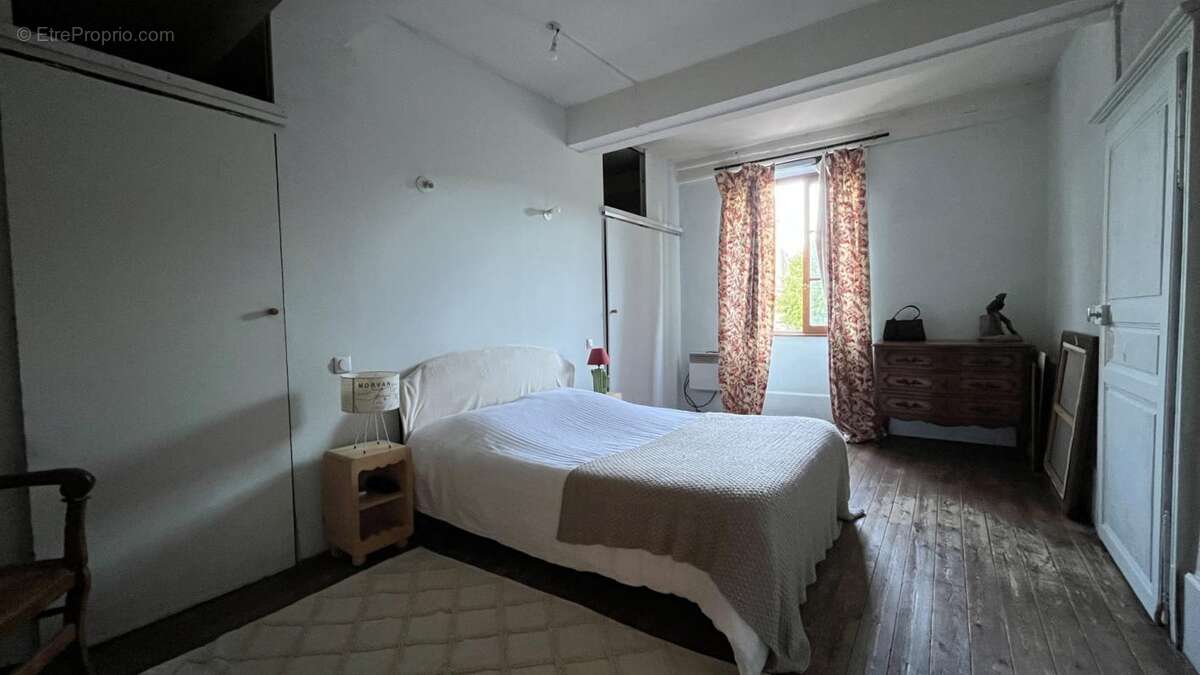 Maison à LUCENAY-L&#039;EVEQUE