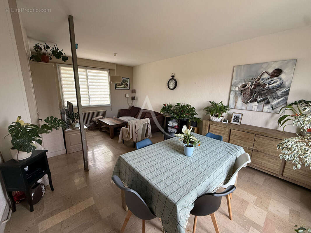 Maison 4 chambres, bureau + garage - photo 2